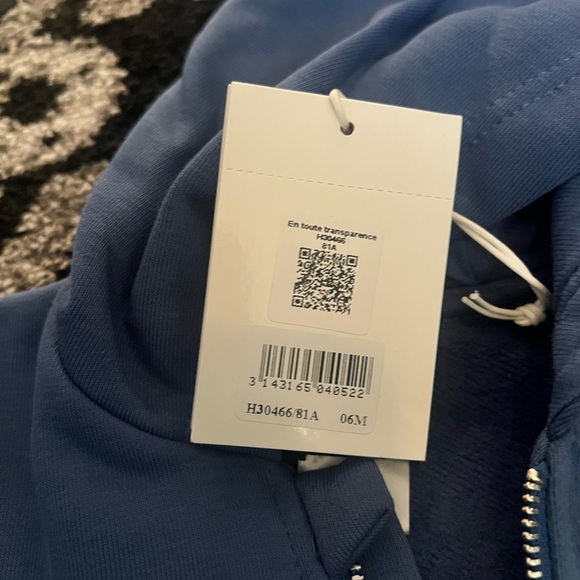 Givenchy - Picture 3 of 4